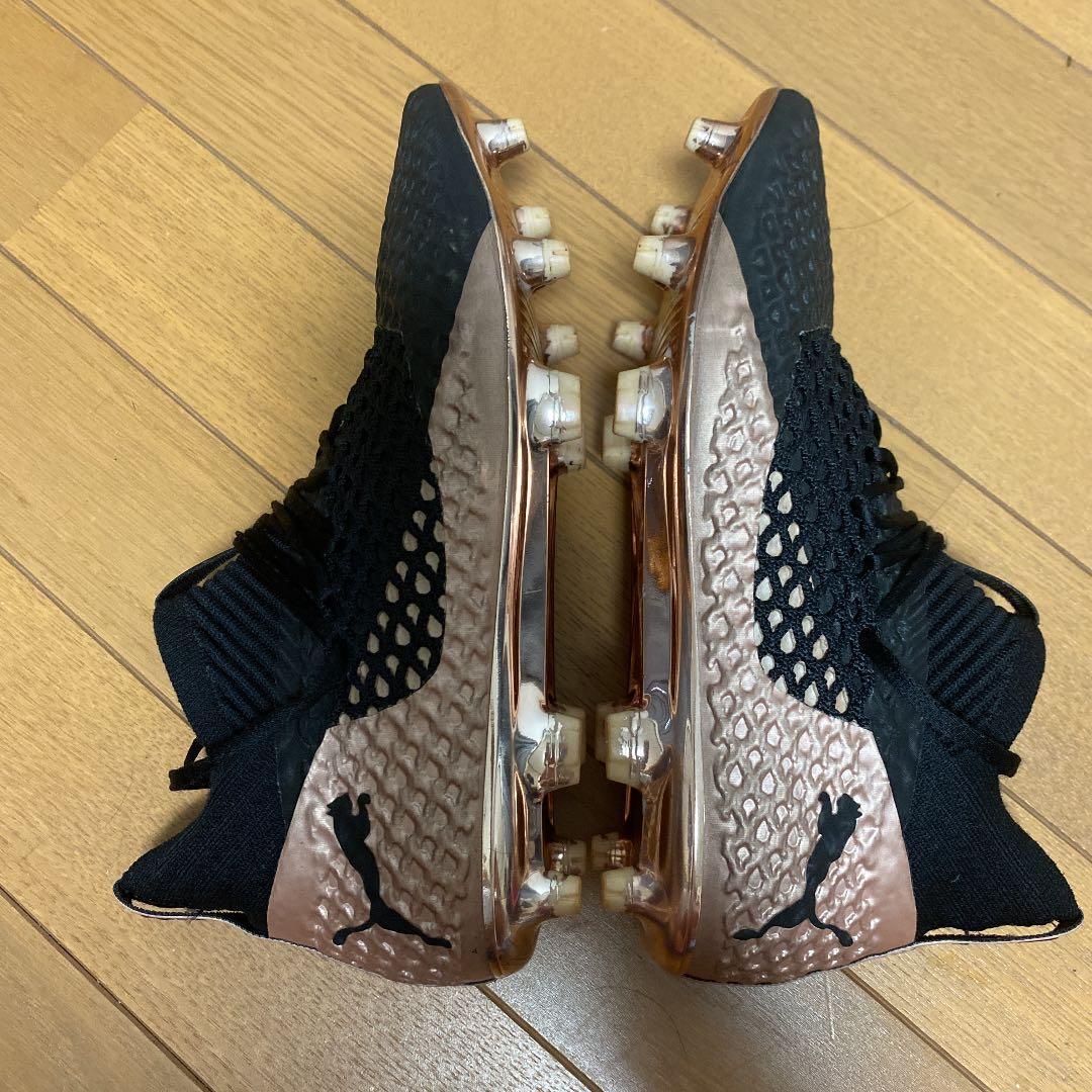 サッカースパイク　プーマフューチャー2.1全世界1000足限定