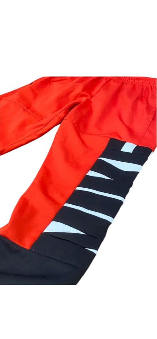 NIKE ビッグロゴ　トラックパンツ　赤