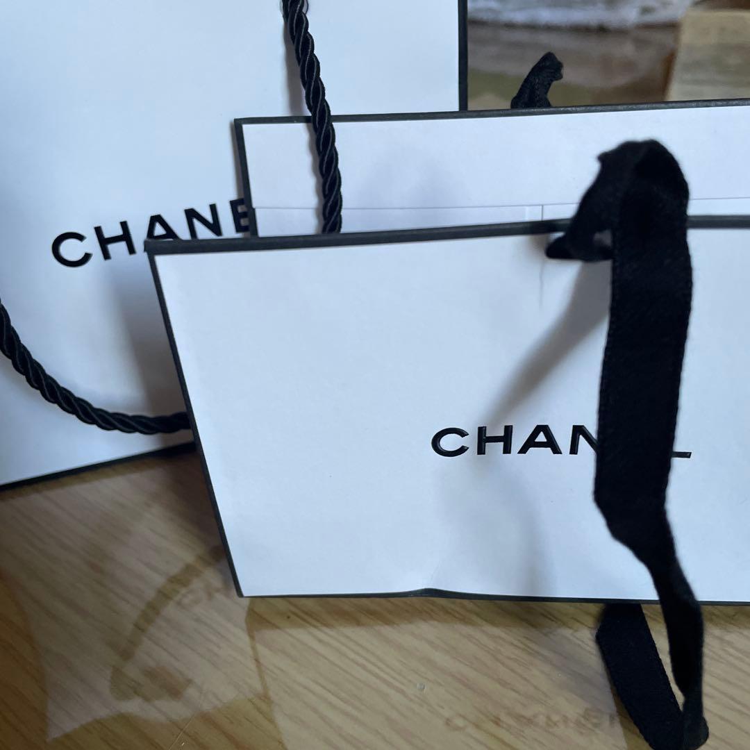 CHANEL BOY DE CHANEL リップバーム 001