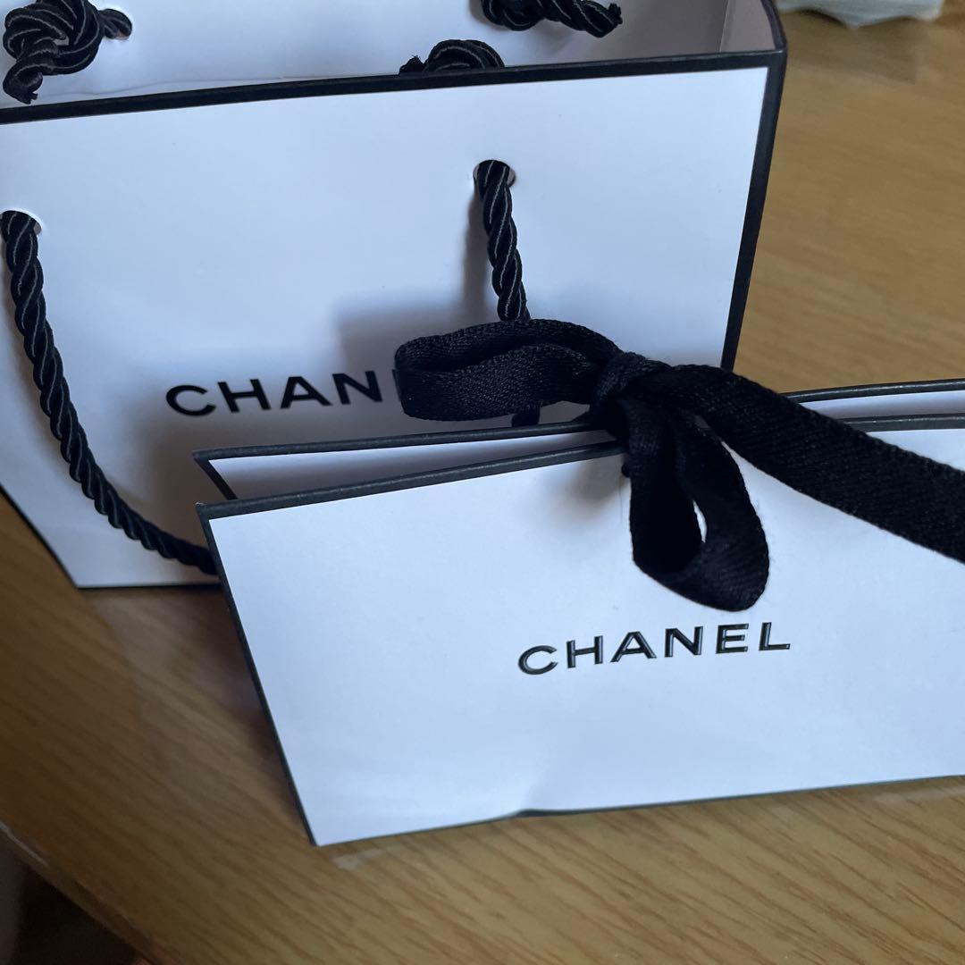 CHANEL BOY DE CHANEL リップバーム 001