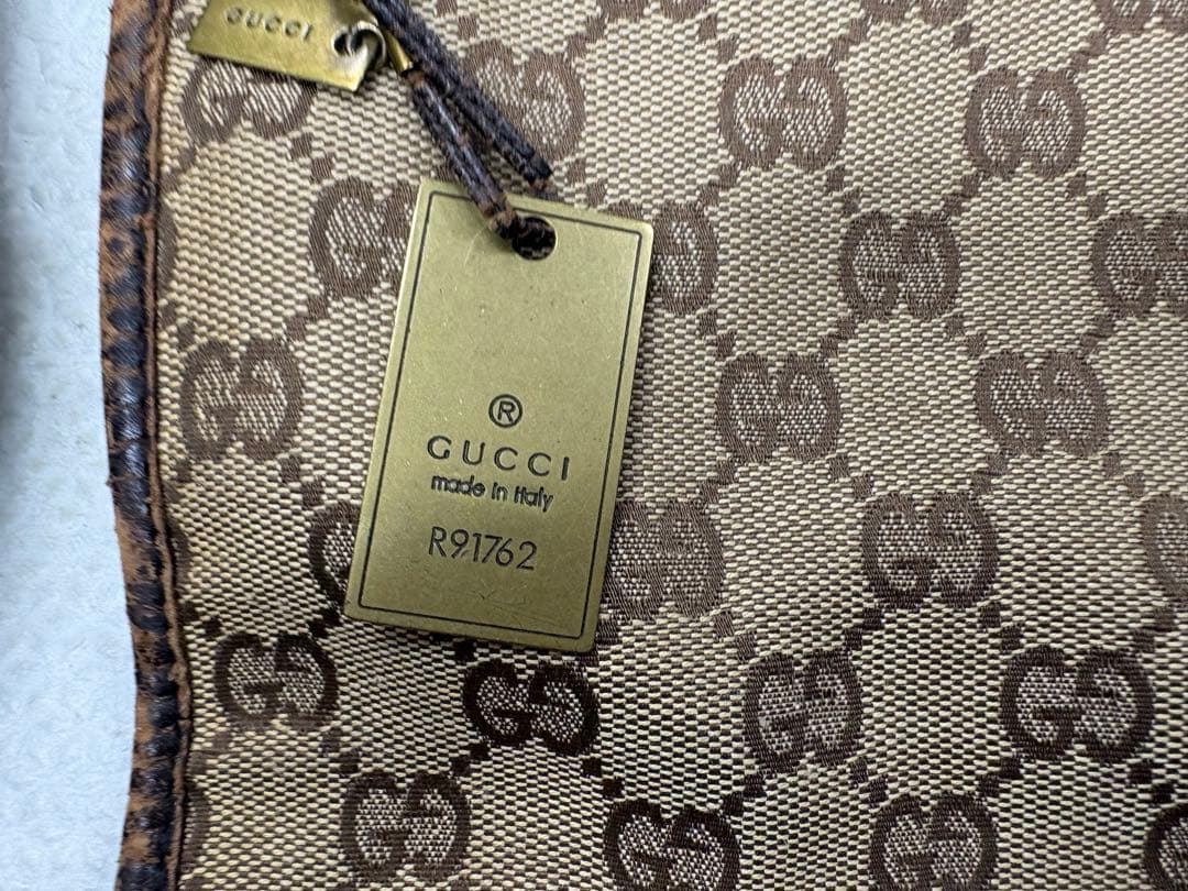 GUCCI ショルダーバッグ 男女兼用 斜めがけ