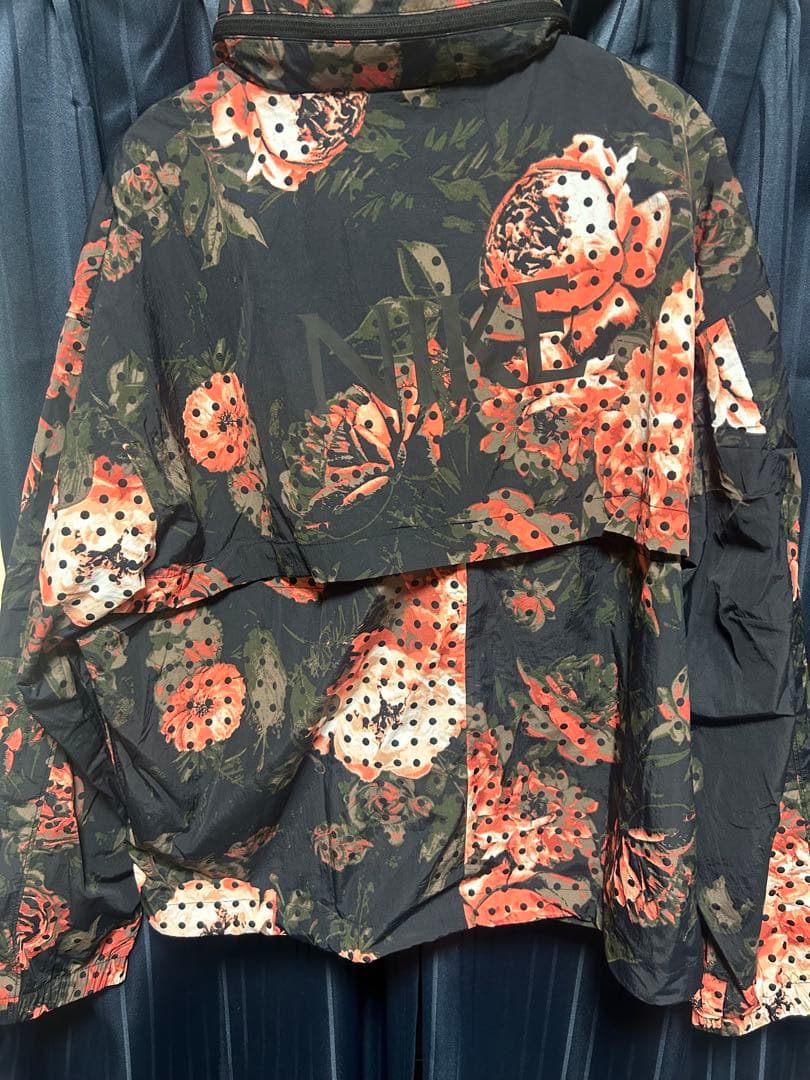 【新品タグ付】ナイキ テック メンズ ウーブン ジャケット　花柄　バラ　Lサイズ