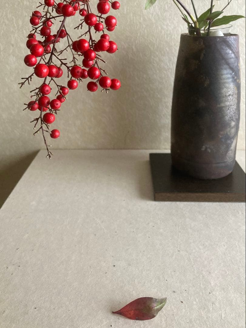 遠鉄百貨店ギャラリー購入】備前焼 筒花入 銘あり｜高さ19cm｜焼締花器｜モダン