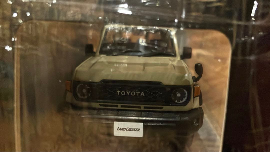 1/30 ランドクルーザー70 カラーサンプル ミニカー