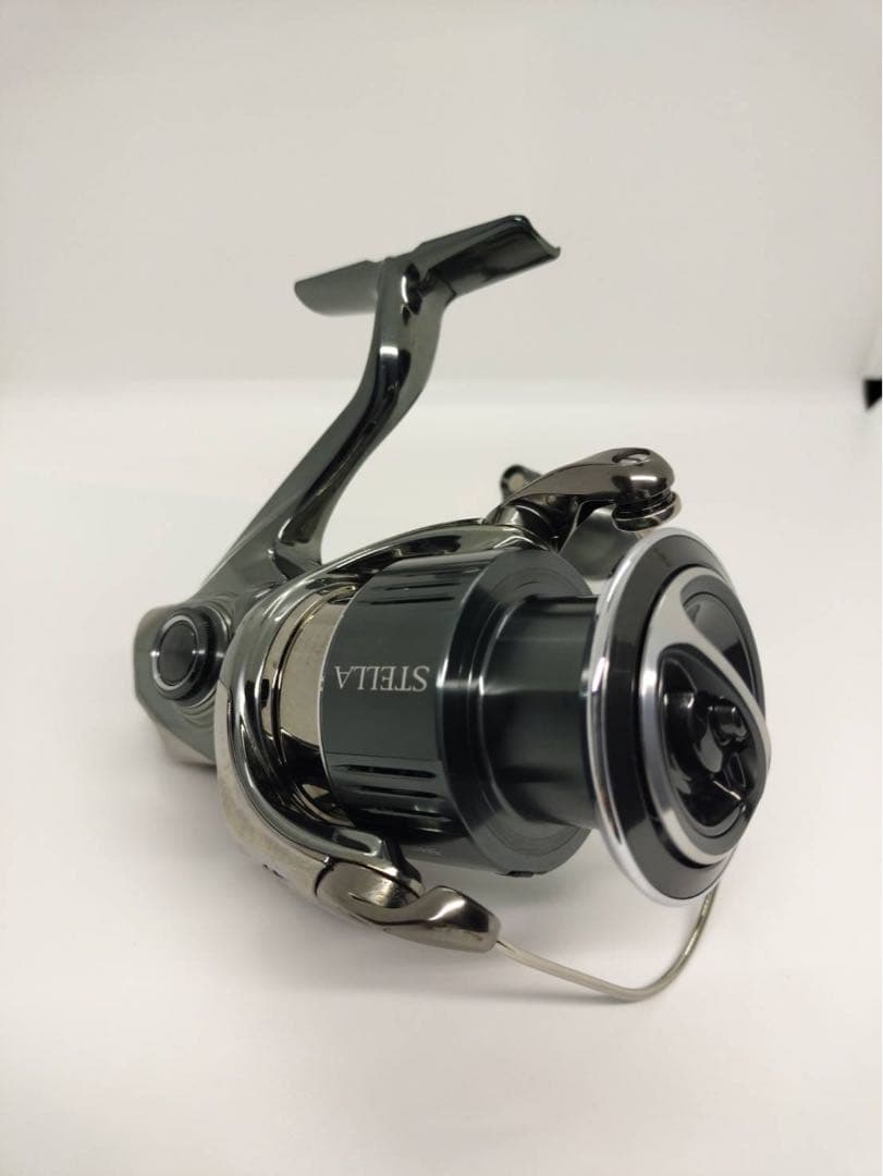 シマノ　22ステラ4000XG 替えハンドル付き（純正ハンドル＋夢屋EVAノブ）