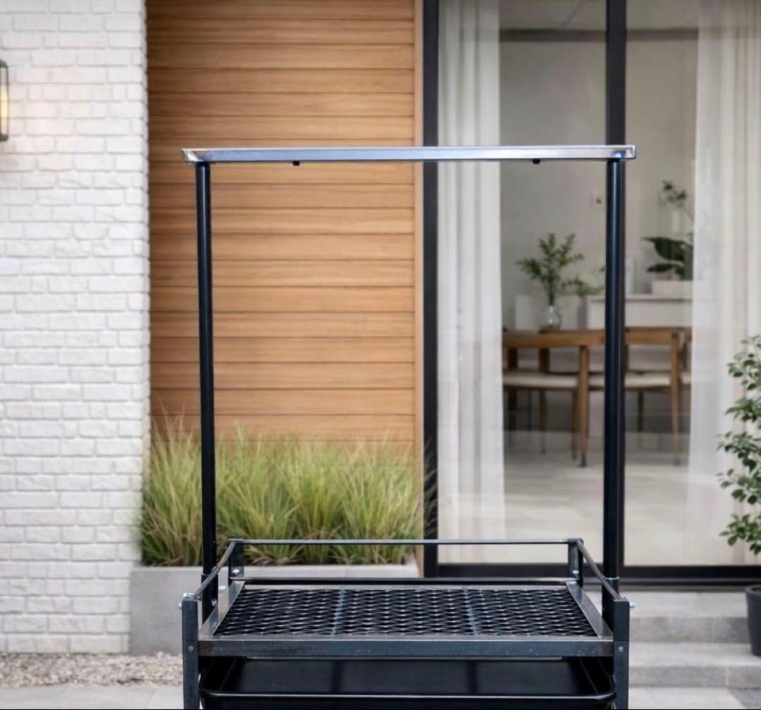 塗装前完成品　一台のみ　アイアン植物棚　給水トレイ、ダクトレール付