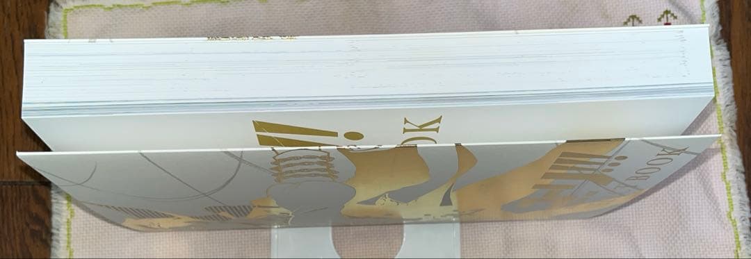 初版　ユーリ!!! on ICE SELECT BOOK 原画集