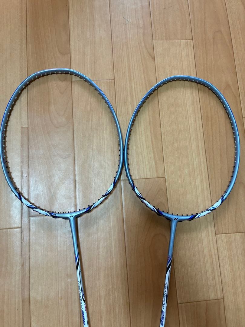バドミントンラケット　NANORAY 250 2本セット