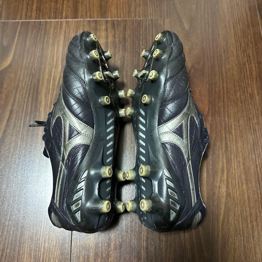 Mizuno Morelia DNAブラックスパイクシューズ
