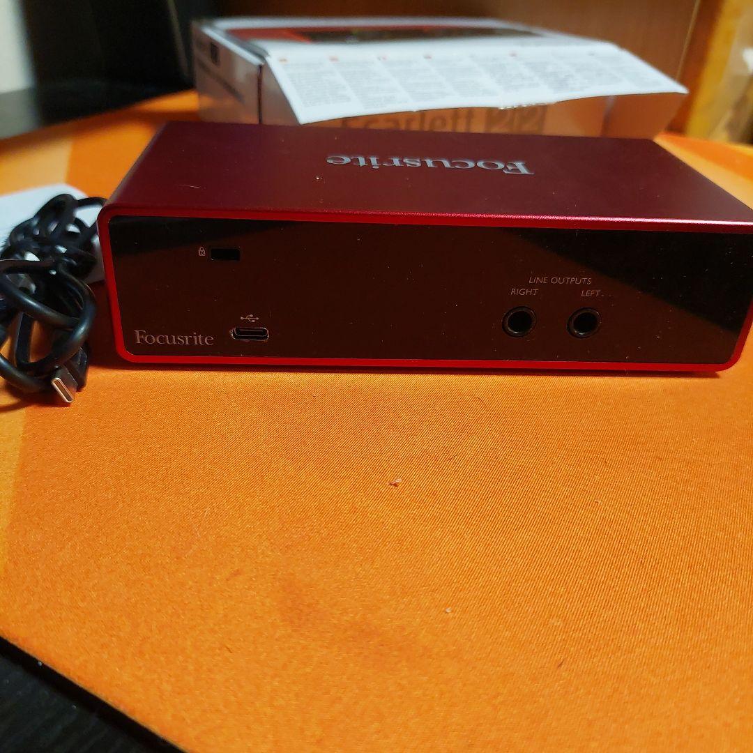 Focusrite Scarlett 2i2 USBオーディオインターフェース