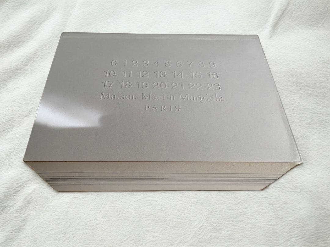 希少 Maison Martin Margiela 20周年CREAM No.9