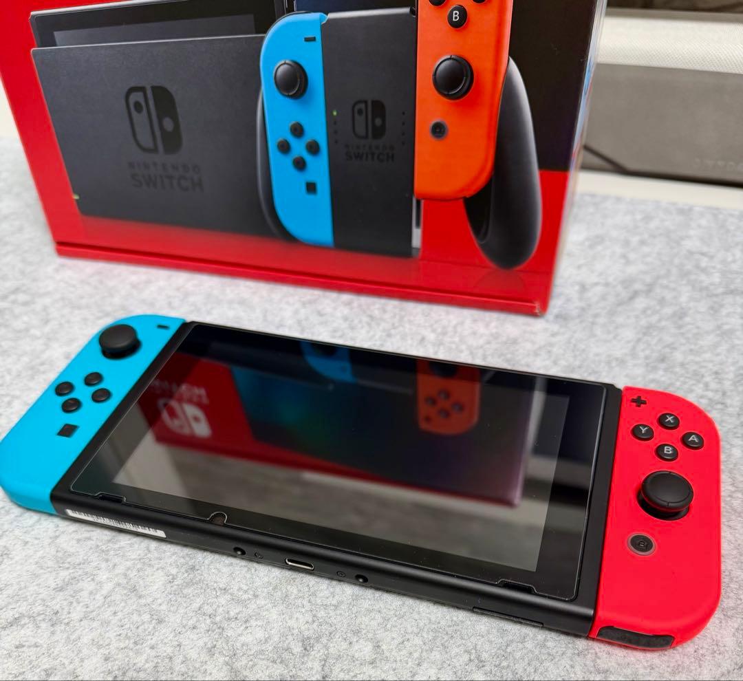 Nintendo Switch 本体 + ハードケース