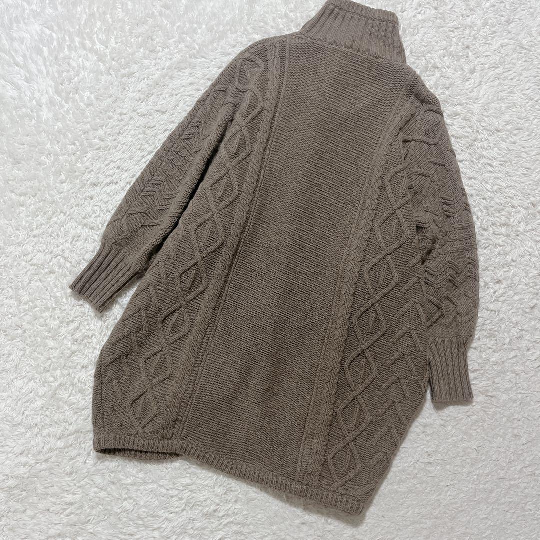 美品✨ティッカ　ハンドケーブルニットポンチョカーディガン　ベージュ