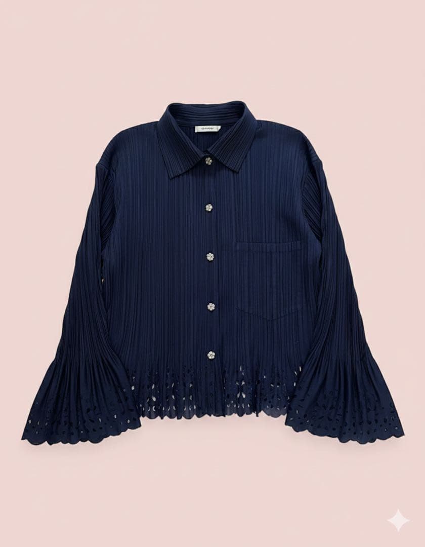 PLEATS PLEASネイビー プリーツ長袖シャツとホワイトプリーツ半袖シャツ
