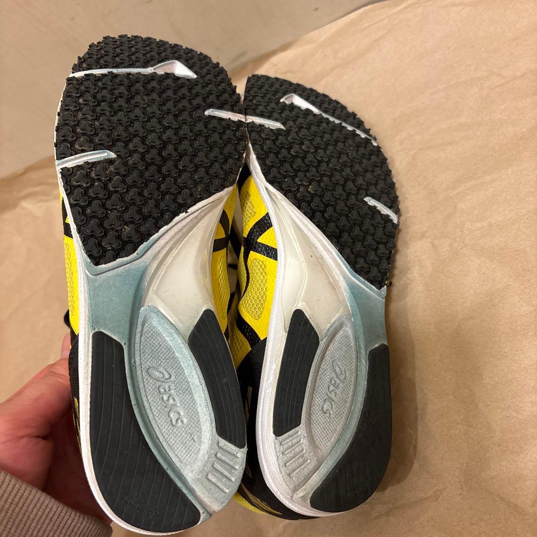 ランニングシューズ　asics