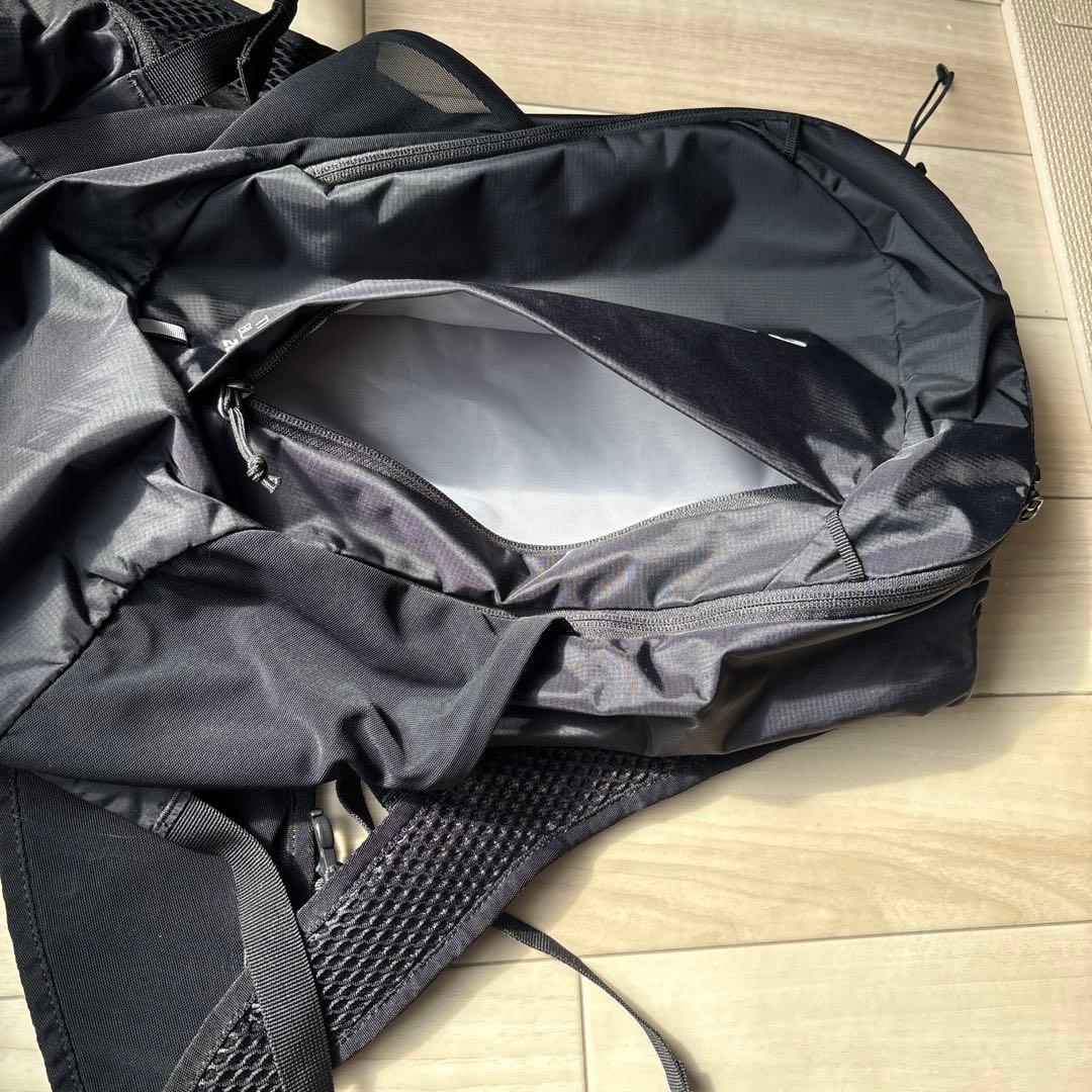 【かなり美品】SALOMON TRAIL BLAZER 20 ブラック