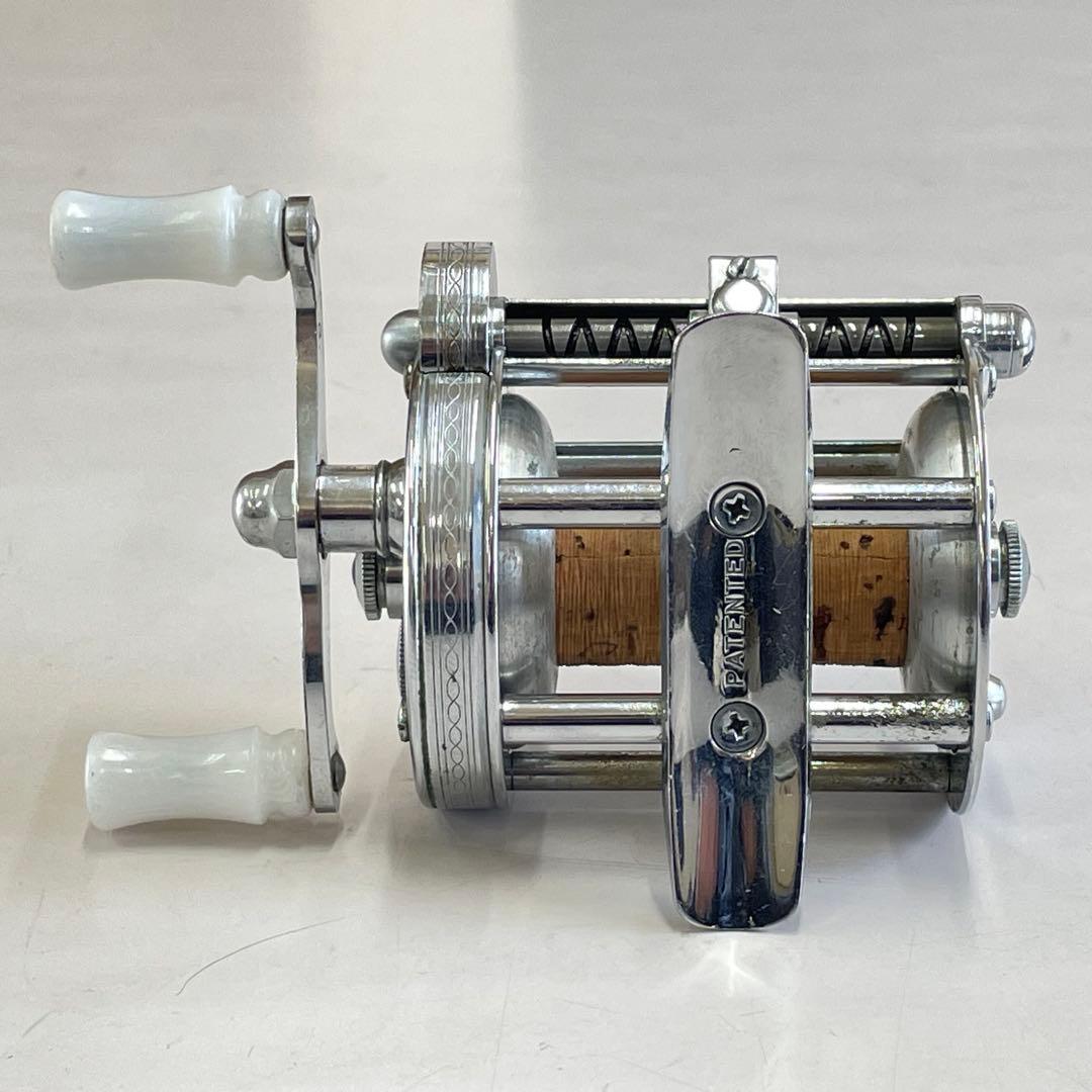PFLUEGER SUMMIT 1993L 彫刻系ダイレクトリール