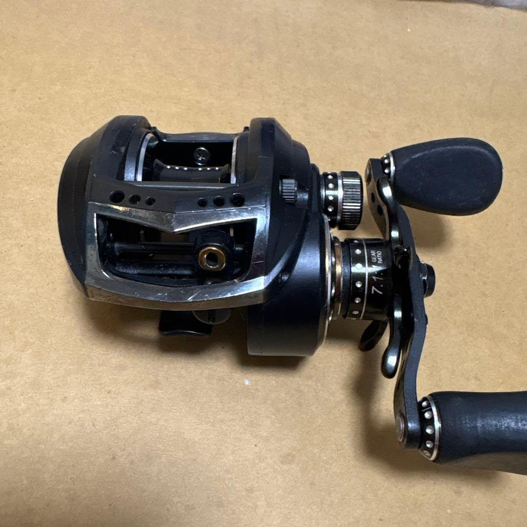 Abu Garcia ReVo MGXリール ブラック 左巻き