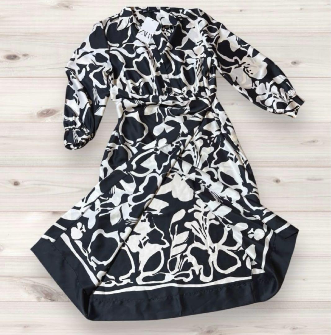 新品未使用☆ZARA ロングシャツワンピース 大きめ花柄 モノトーン