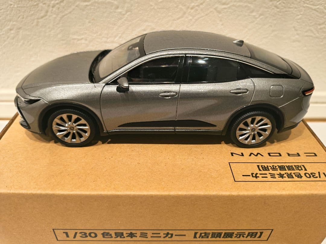 トヨタ 新型クラウン カラーサンプルミニカー【箱付き 非売品】