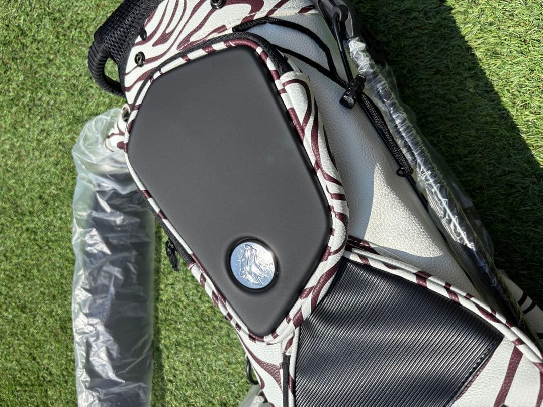 BSEGOLF スタンドキャディバッグ　新品　ゴルフバッグ　アニマル　ゼブラ　白