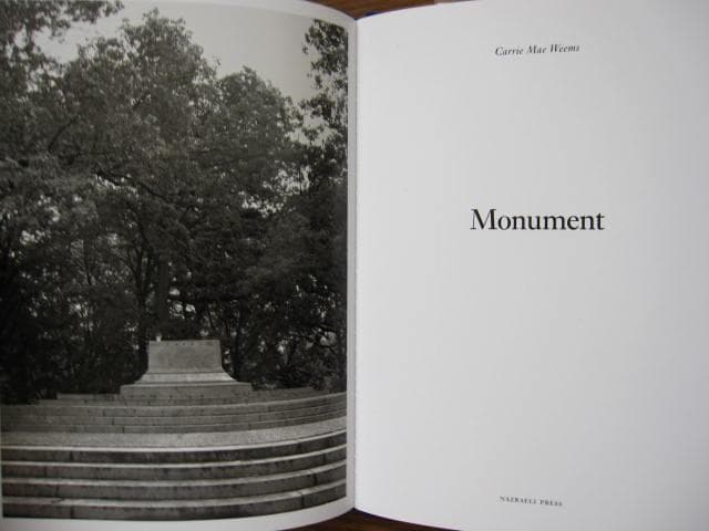 MONUMENT : Carrie Mae Weems　500部限定