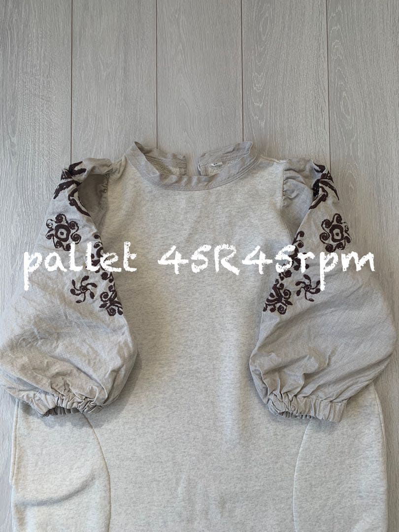 45R45rpm 裏毛deフラワー刺繍のパフ ドレス(トップ)