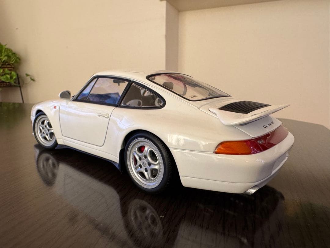 ポルシェ911 カレラRS 1/18サイズ