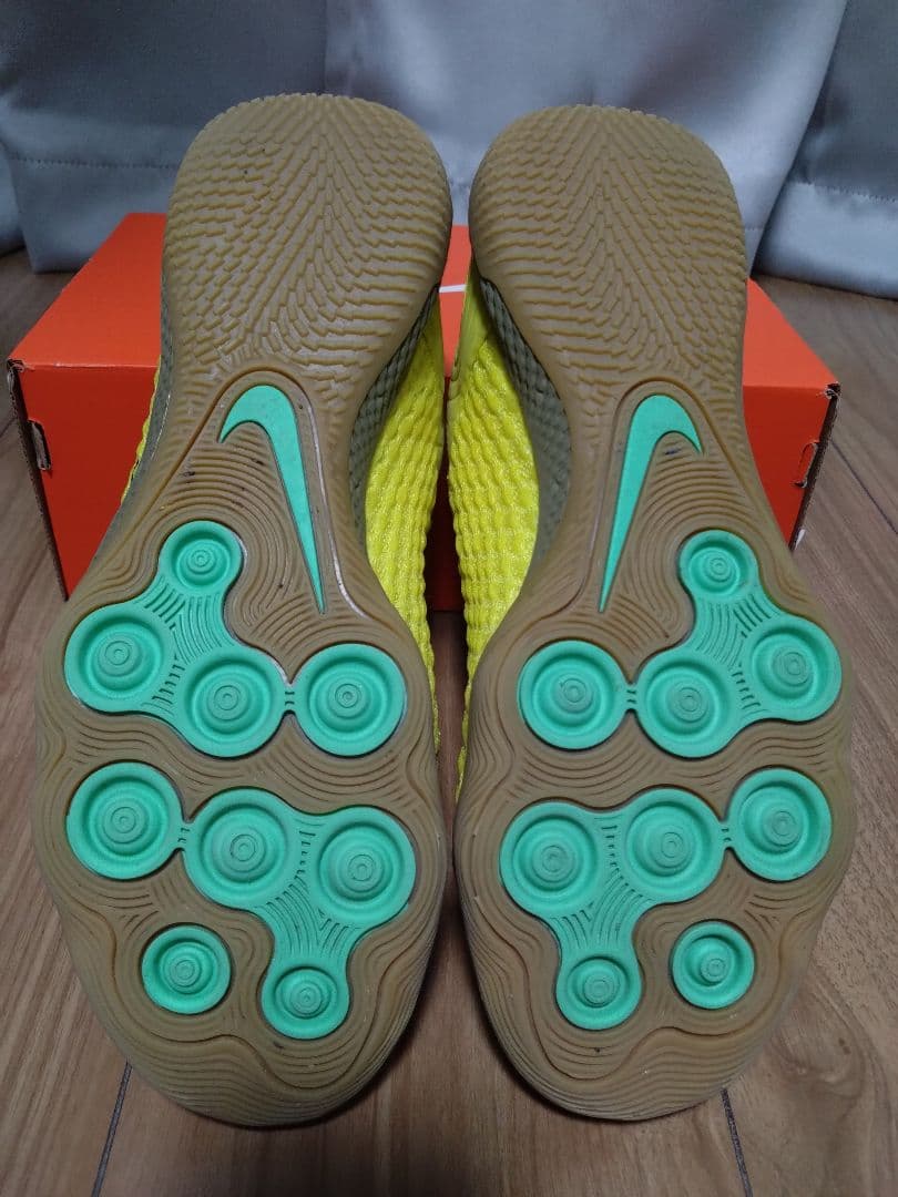 ナイキ　リアクトガト　インドアフットサルシューズ　26.5cm