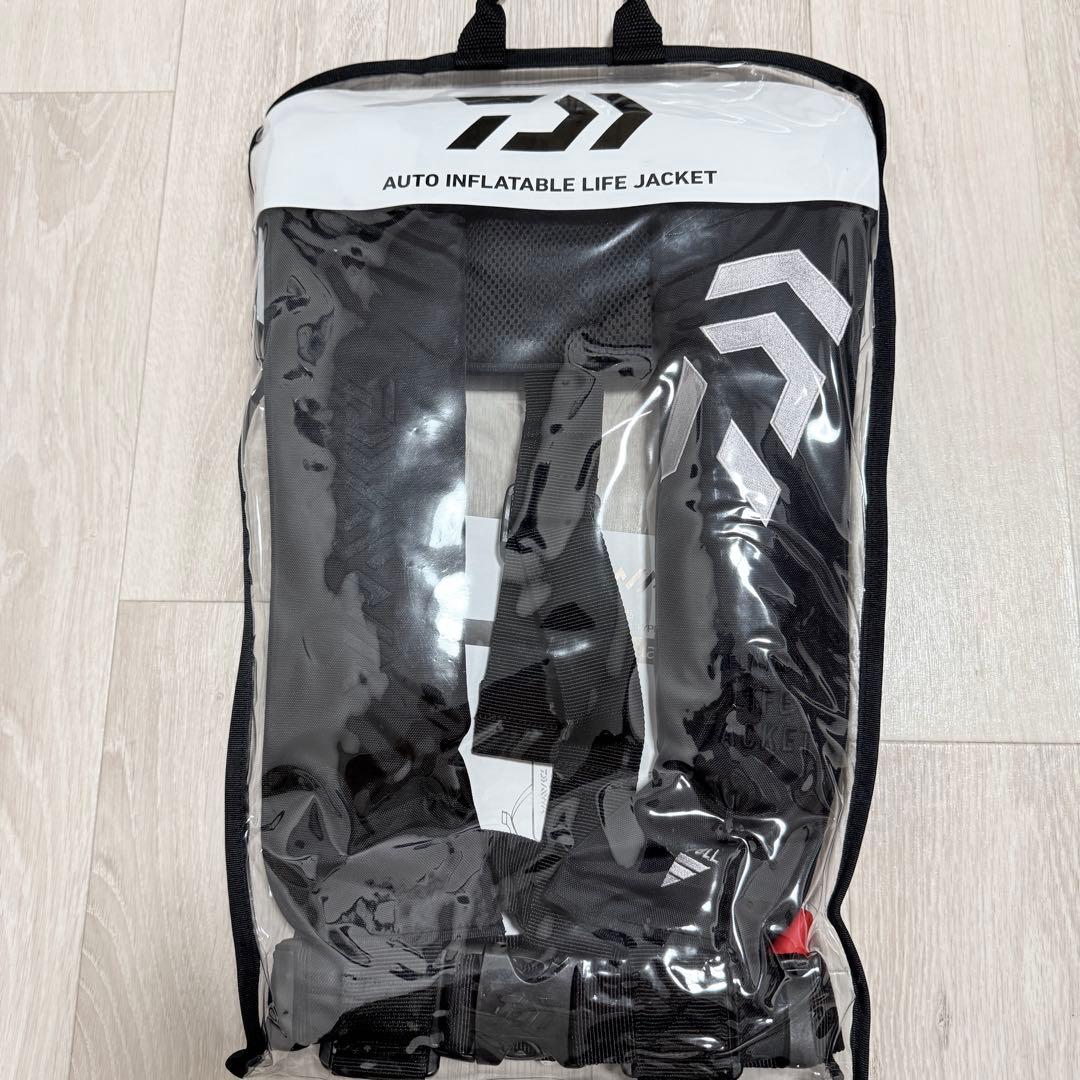 【新品・未使用】 [DF-2608] ダイワ 自動膨張式ライフジャケット2024