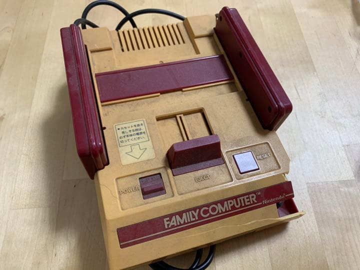四角ボタン　ファミコン
