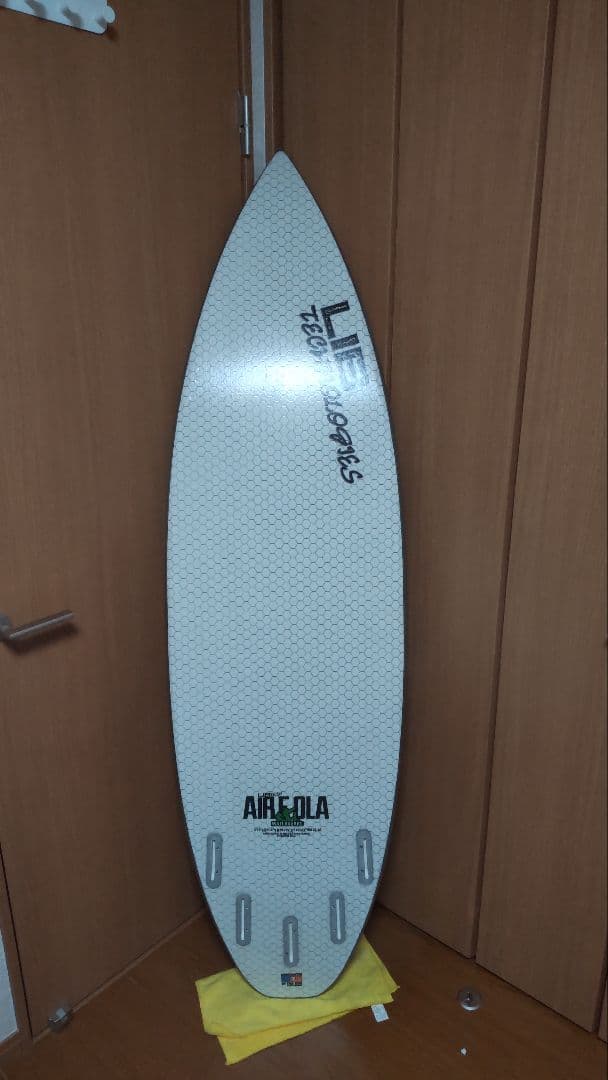 リブテック　AIR FOLA　5'11　VOL28.1　ツインスタビー　フィン付