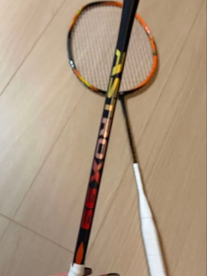 【廃盤】ASTROX YONEXバドミントンラケット 3本セット ガット付き