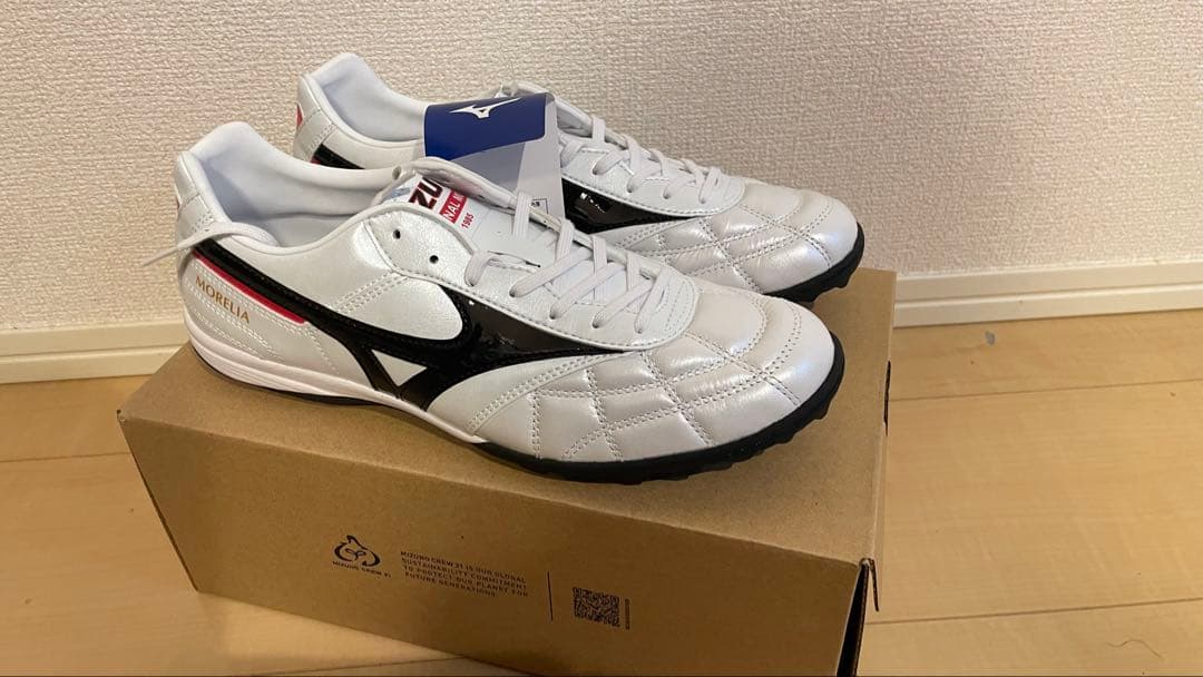 新品未使用サッカー　トレシュー　モレリアTF　27cm