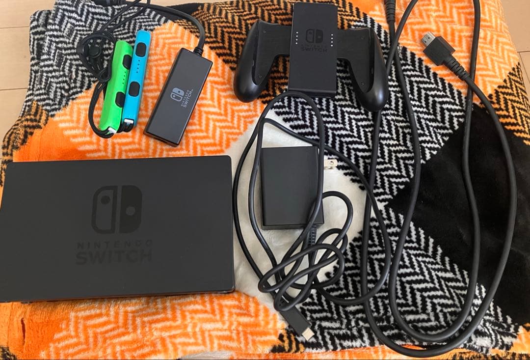 【中古品】Nintendo Switch 本体 ネオンブルー・ネオングリーン