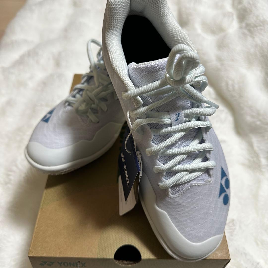 YONEX バドミントンシューズ エアラスZメン　ホワイト/ブルー