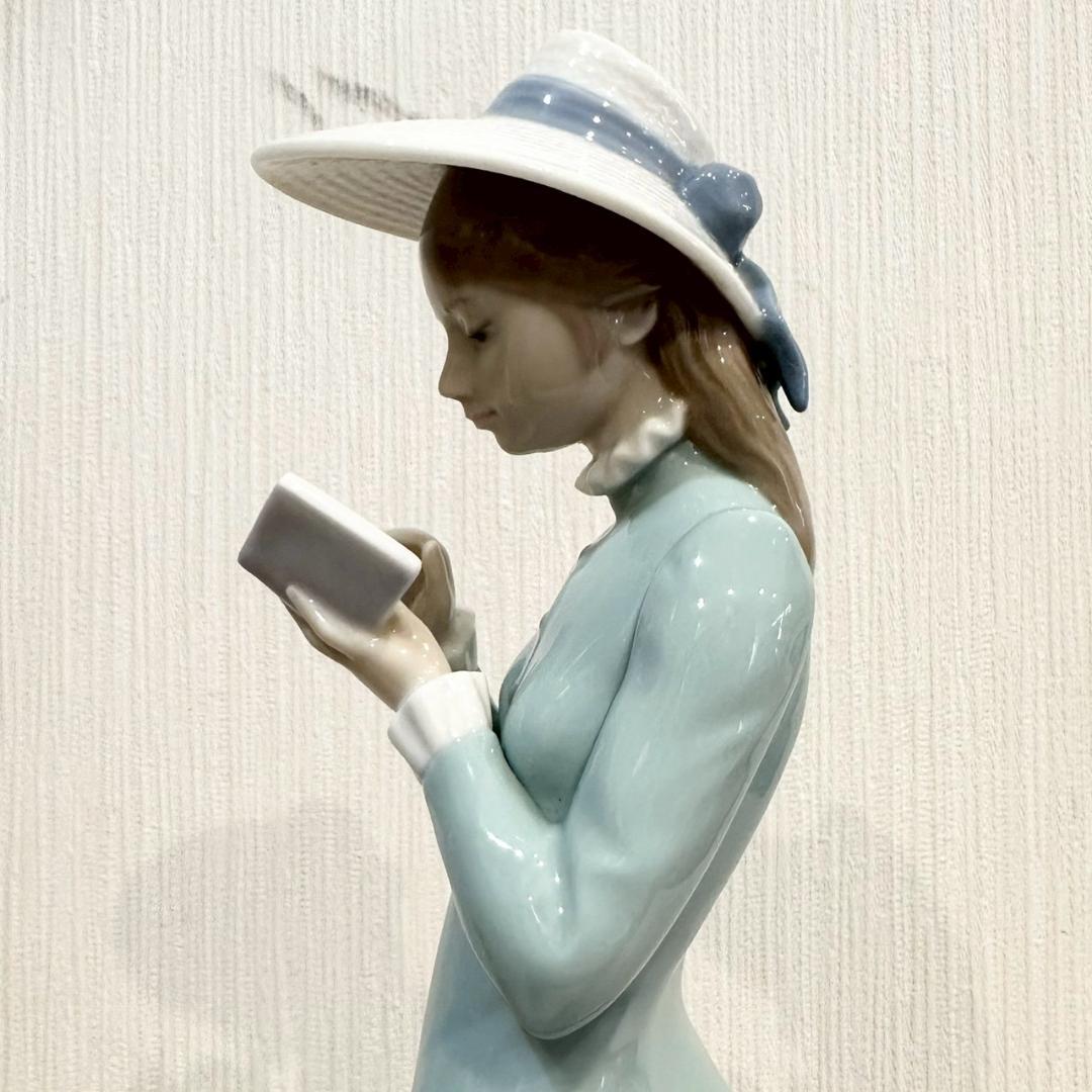 iΦ【廃盤品】希少 美品 LLADRO 読書する貴婦人