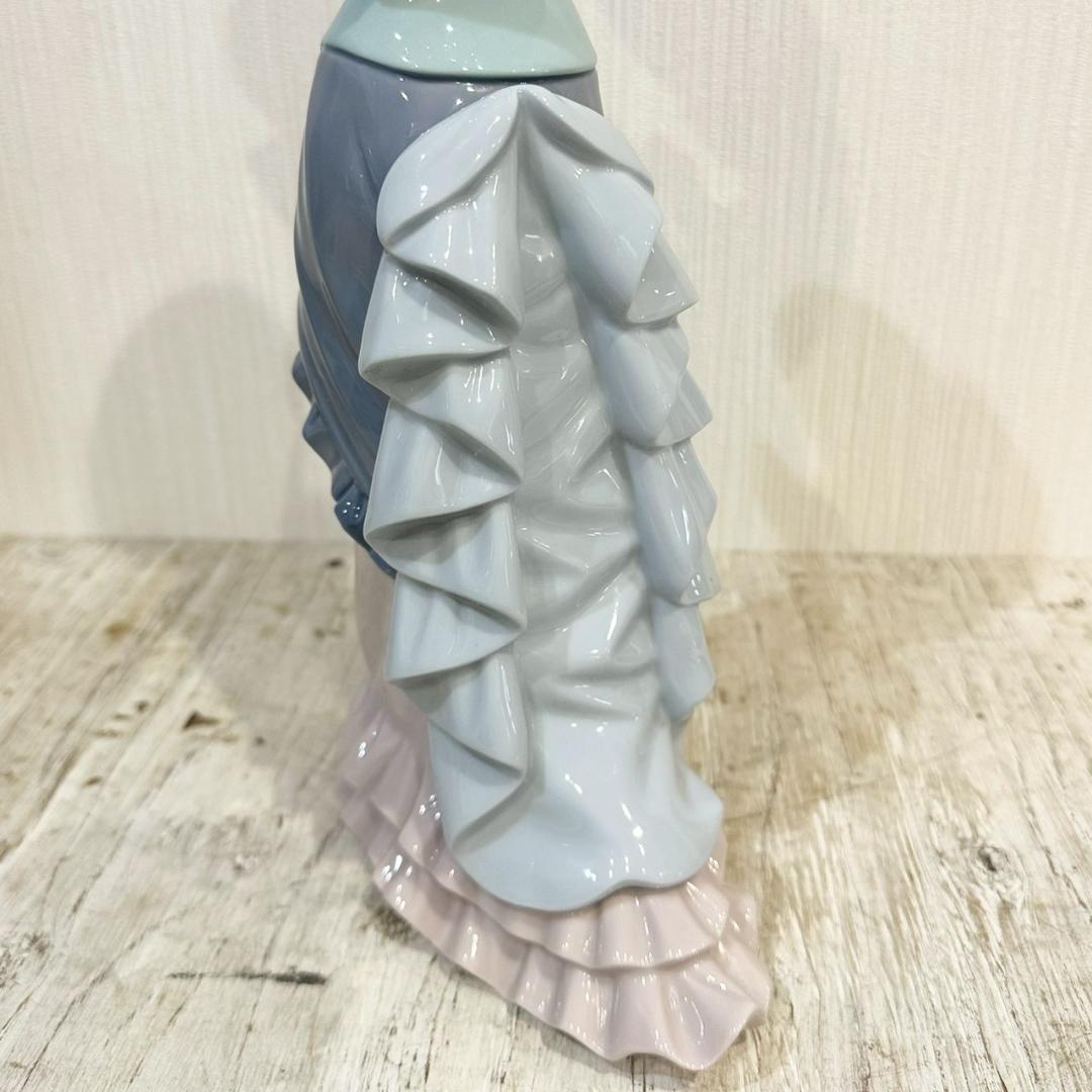 iΦ【廃盤品】希少 美品 LLADRO 読書する貴婦人