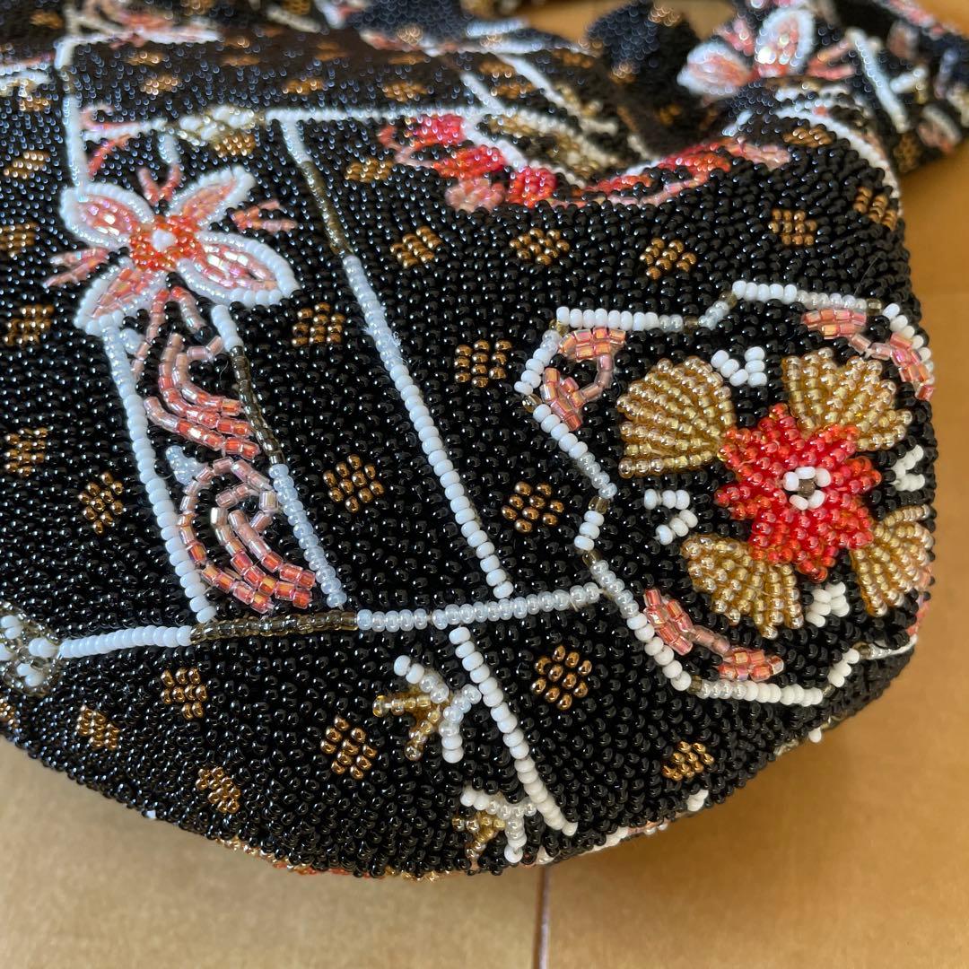 アンティーク　がま口　和装用ビーズバッグ 黒 花柄 花柄刺繍 ビーズハンドバッグ