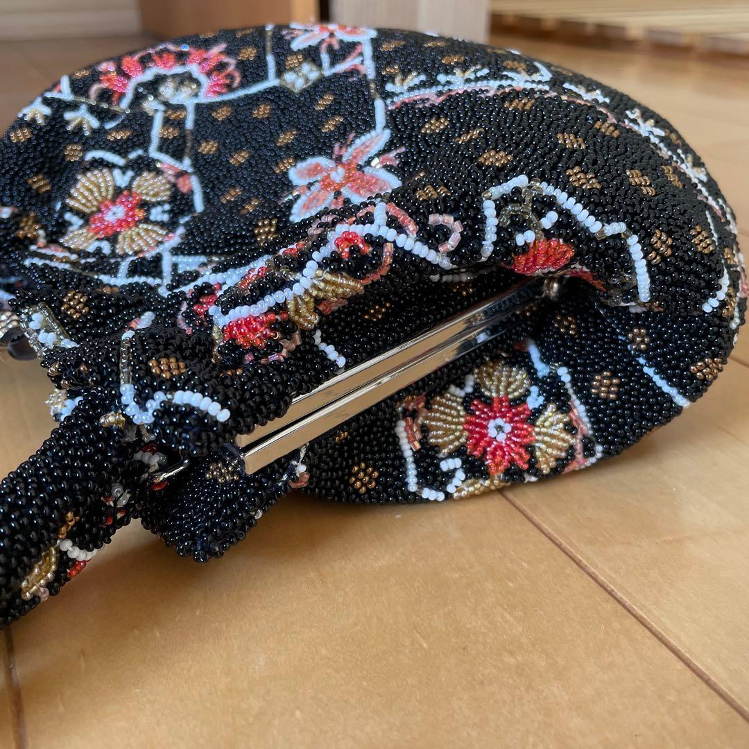 アンティーク　がま口　和装用ビーズバッグ 黒 花柄 花柄刺繍 ビーズハンドバッグ