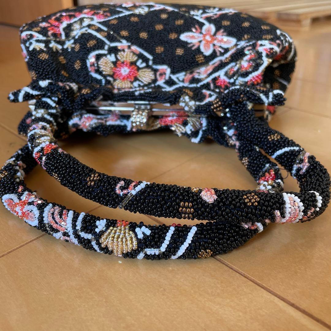 アンティーク　がま口　和装用ビーズバッグ 黒 花柄 花柄刺繍 ビーズハンドバッグ
