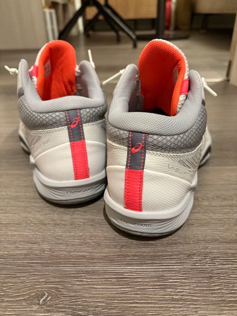 超美品！アシックス　asics バレーシューズ　ミドルカット　27.5cm