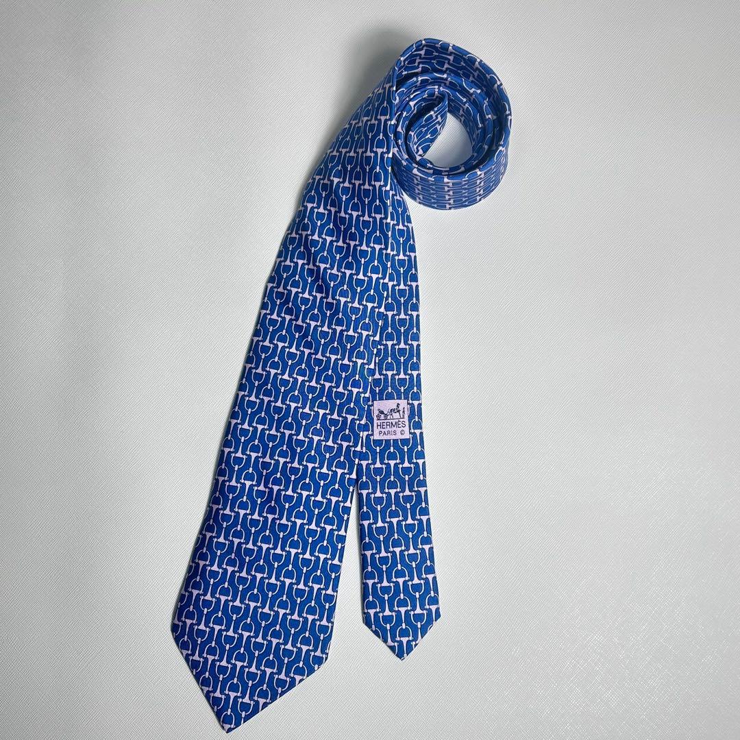 【極美品】HERMESエルメス　ホースビット総柄　青色 シルクネクタイ