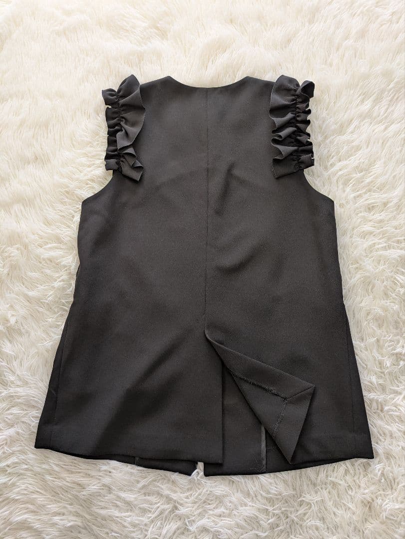 ✨美品✨　CELFORD フリルスリーブ　ジレ　ブラック
