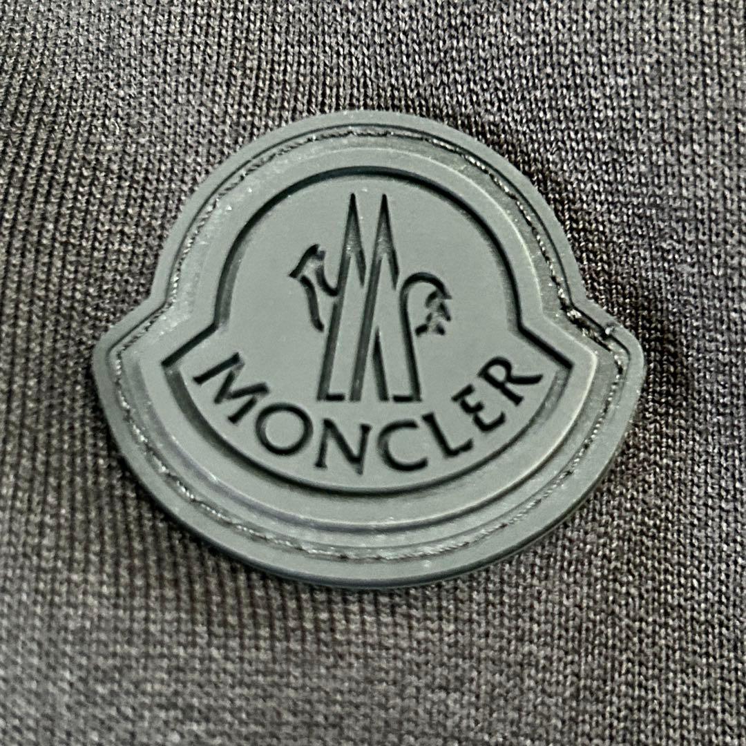 【美品】MONCLER モンクレール　パーカー　ユニセックス　黒　認証タグ有り