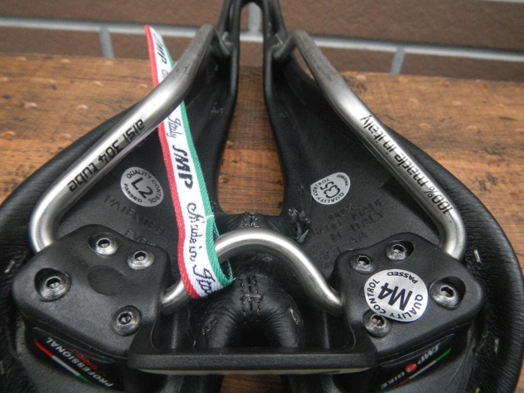 SELLE SMP EVOLUTION サドル エボリューション ピスト