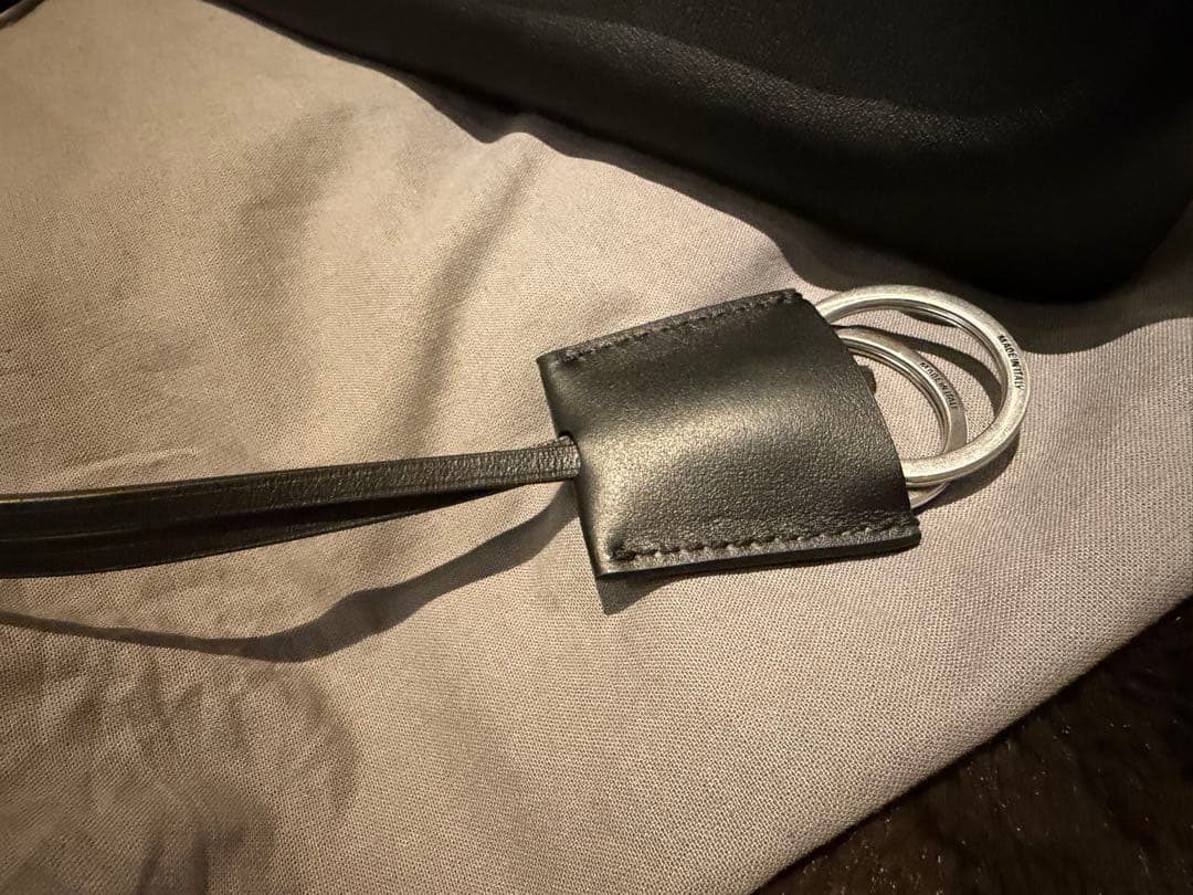 国内直営店 balenciaga rodeo large