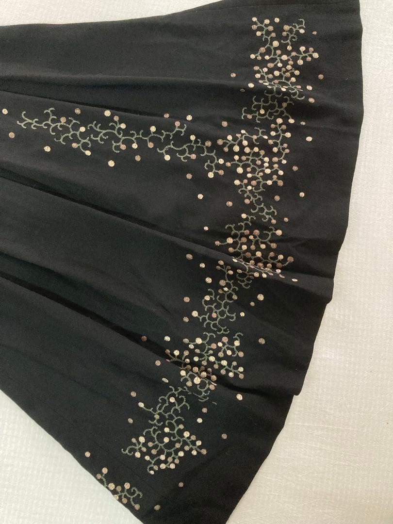 美品希少Sybillaシビラ上品刺繍ロングワンピース毛M ブラック系細身