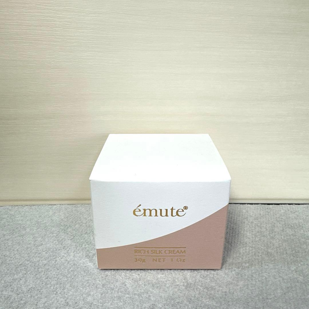 【新品未使用】émute エミューテ　リッチシルククリーム 30g