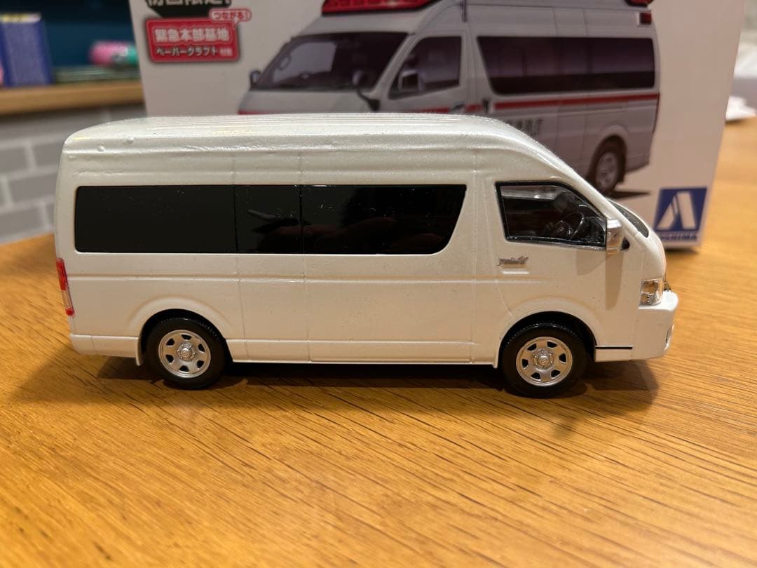のんちゃん　トヨタ ハイエース 救急車 1/43 スナップキット